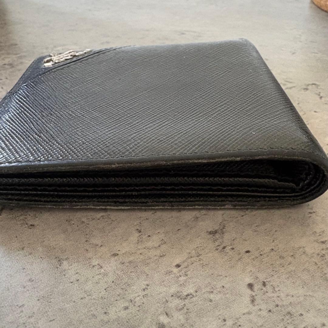 PRADA プラダ　二つ折り財布