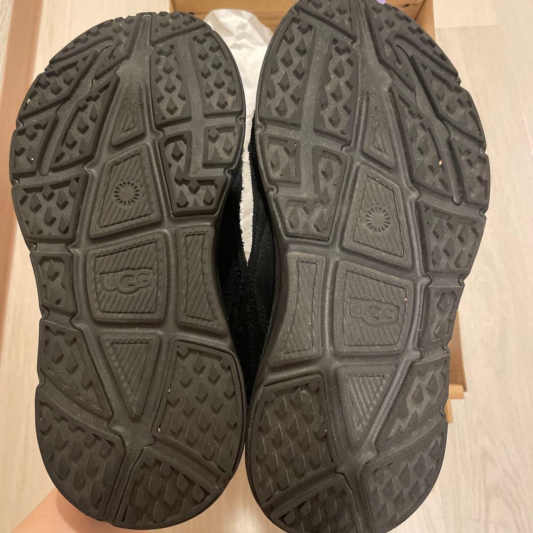 UGG ブラック スニーカー