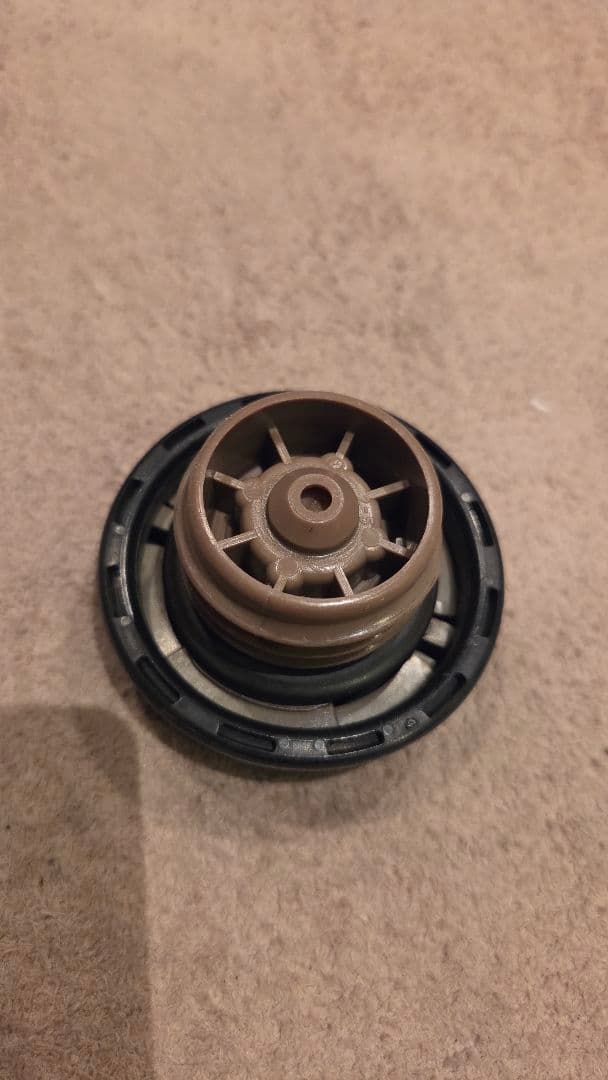 Ktにて　　FXR　純正品　1993　ガソリンキャップ　貴重