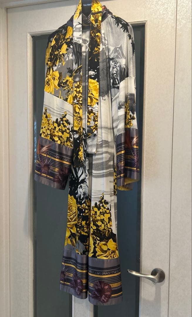 ワンピース美品ロベルトカヴァリドレス