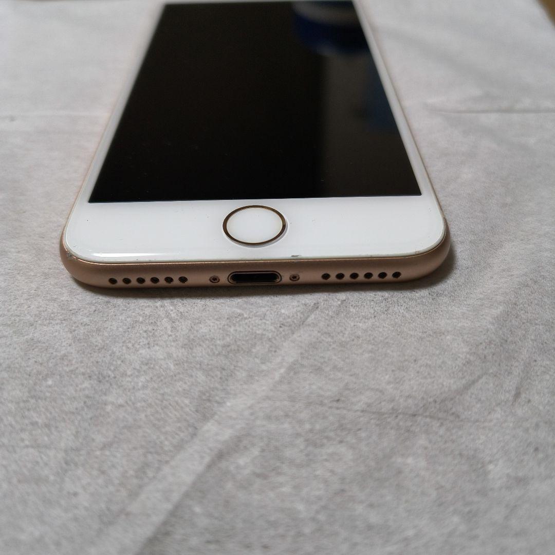 【傷、画面右上角割れ有り。】Apple iPhone 8 64GB ゴールド