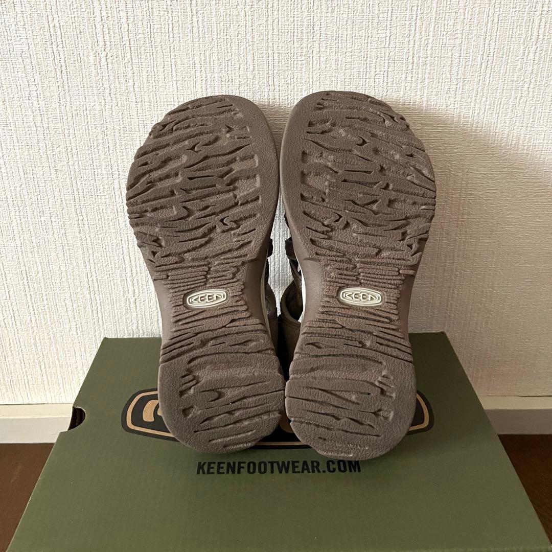 KEEN WHISPER サンダル