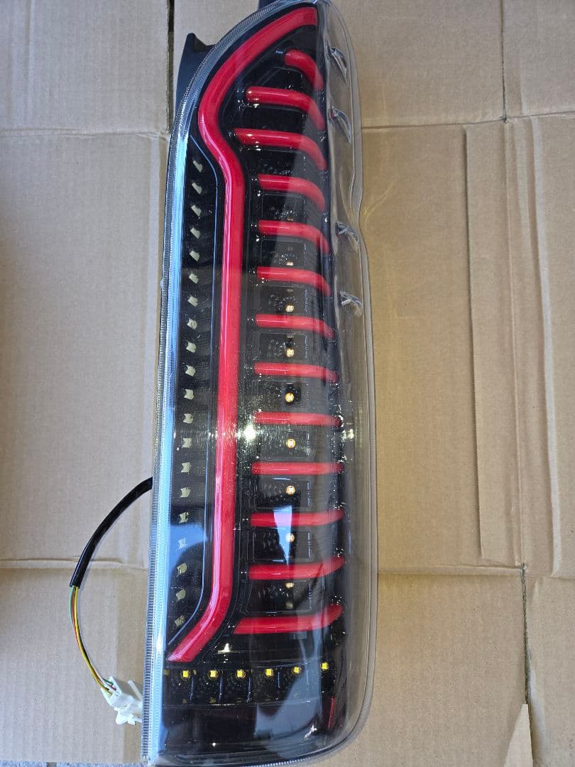 ハイエーステールランプLED