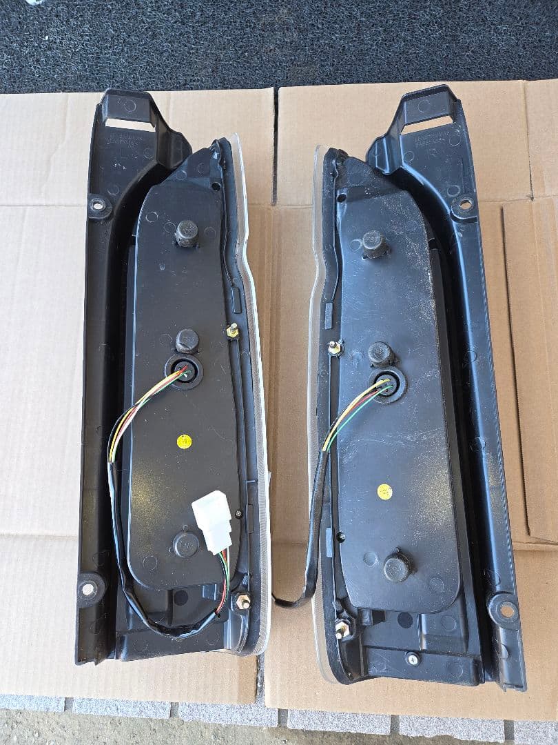 ハイエーステールランプLED