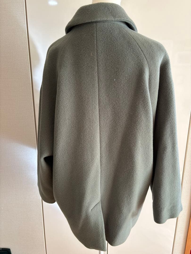 薄いグリーンチェスターコート 4つボタン