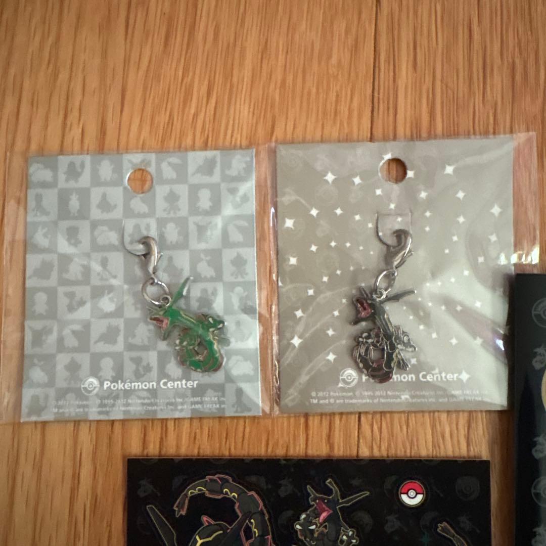ポケモンメタルチャーム 色違い 黒いレックウザ 非売品 ポケモンセンター