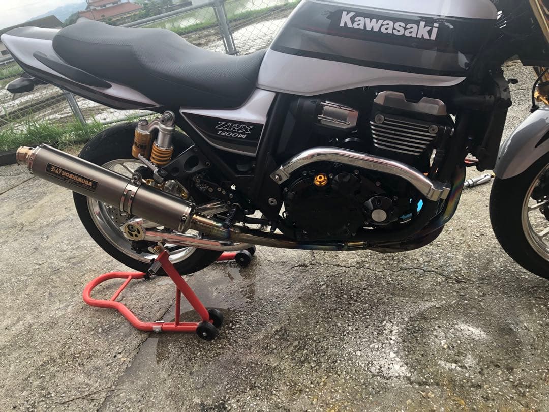 ZRXダエグヨシムラマフラー