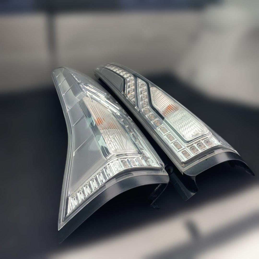 日産　セレナ　後期ハイウェイスター　C26 クリアテールランプ左右セット 中古品