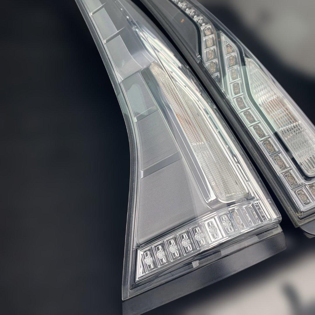 日産　セレナ　後期ハイウェイスター　C26 クリアテールランプ左右セット 中古品