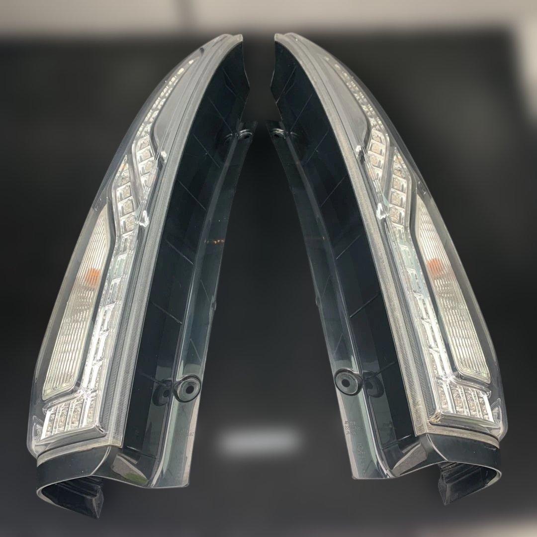 日産　セレナ　後期ハイウェイスター　C26 クリアテールランプ左右セット 中古品