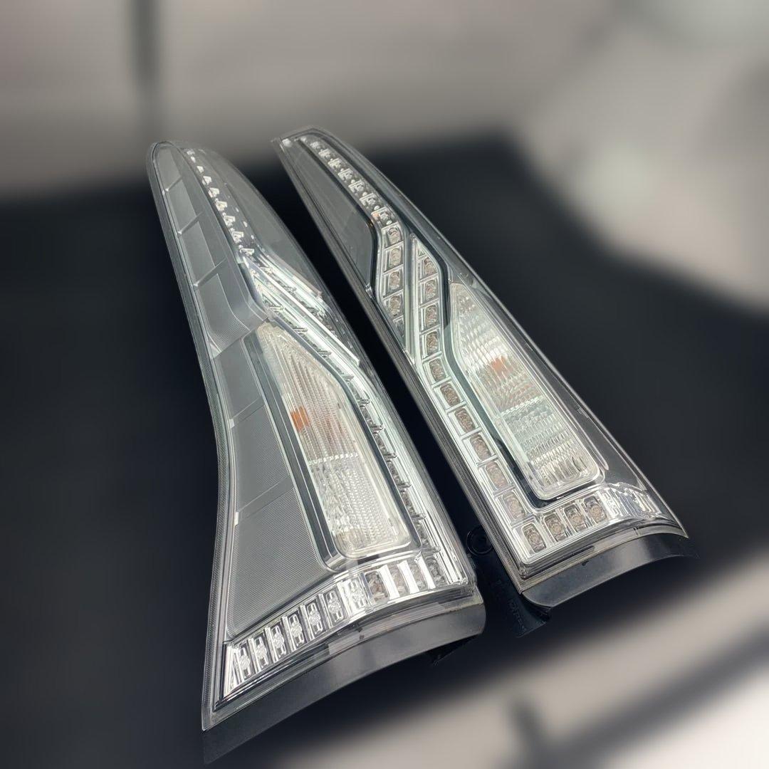 日産　セレナ　後期ハイウェイスター　C26 クリアテールランプ左右セット 中古品