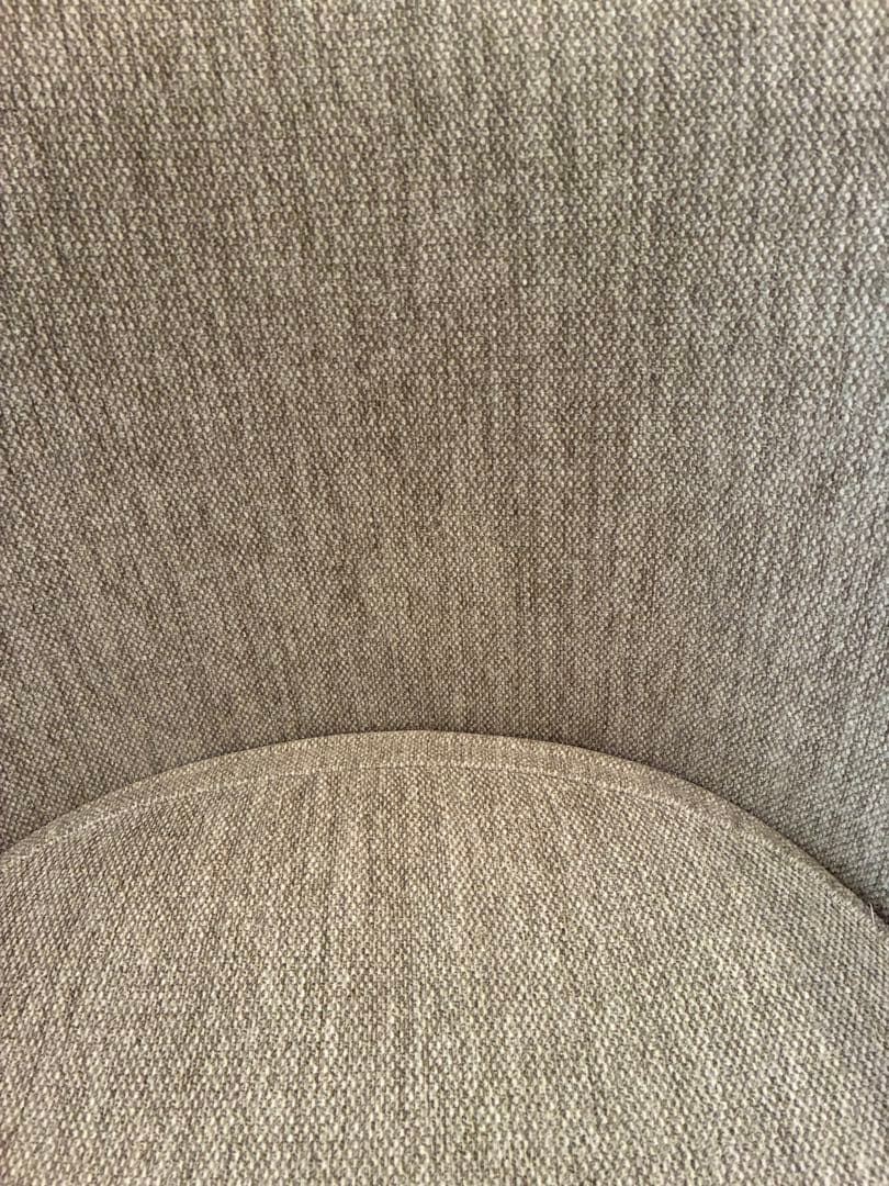 この椅子は売約済みです。 UNICO PIVO ベージュ 回転式アームチェア