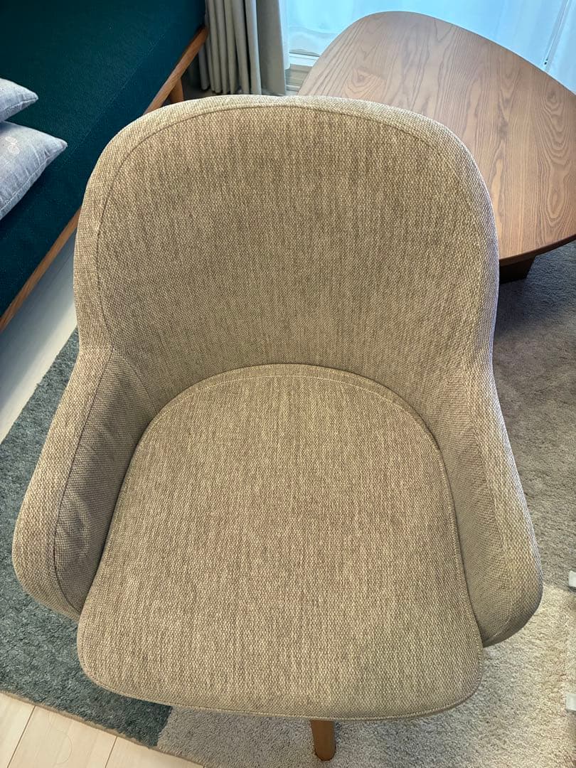 この椅子は売約済みです。 UNICO PIVO ベージュ 回転式アームチェア