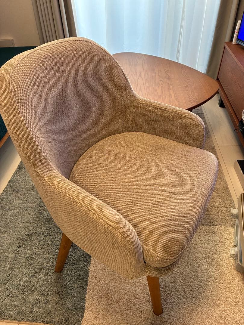 この椅子は売約済みです。 UNICO PIVO ベージュ 回転式アームチェア