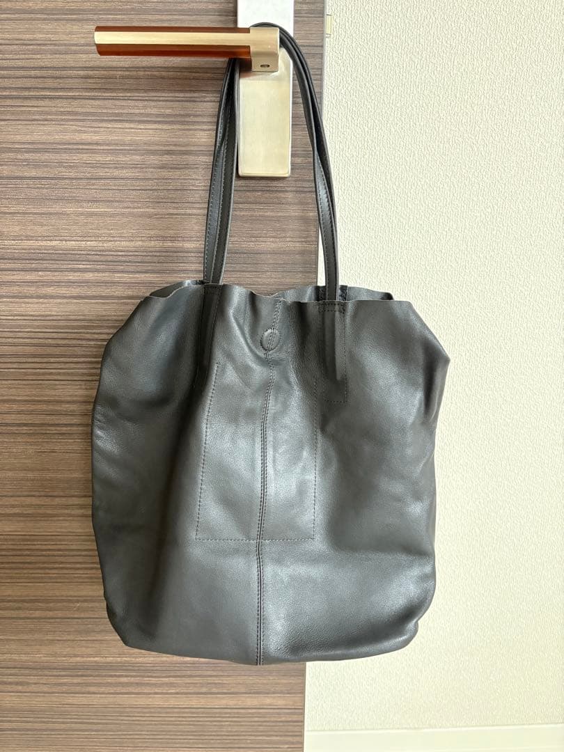 Morphee モルフェ　ゴートレザーバッグ (Mサイズ)