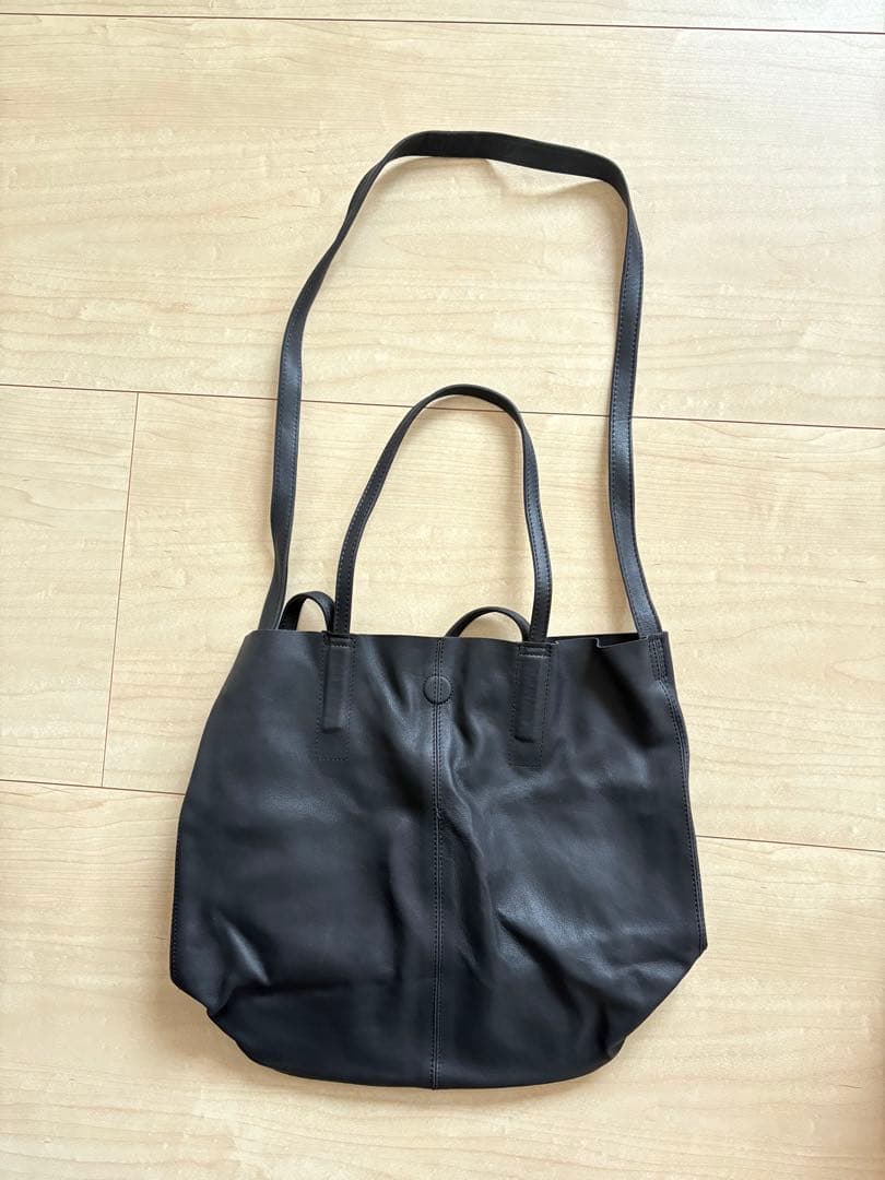 Morphee モルフェ　ゴートレザーバッグ (Mサイズ)