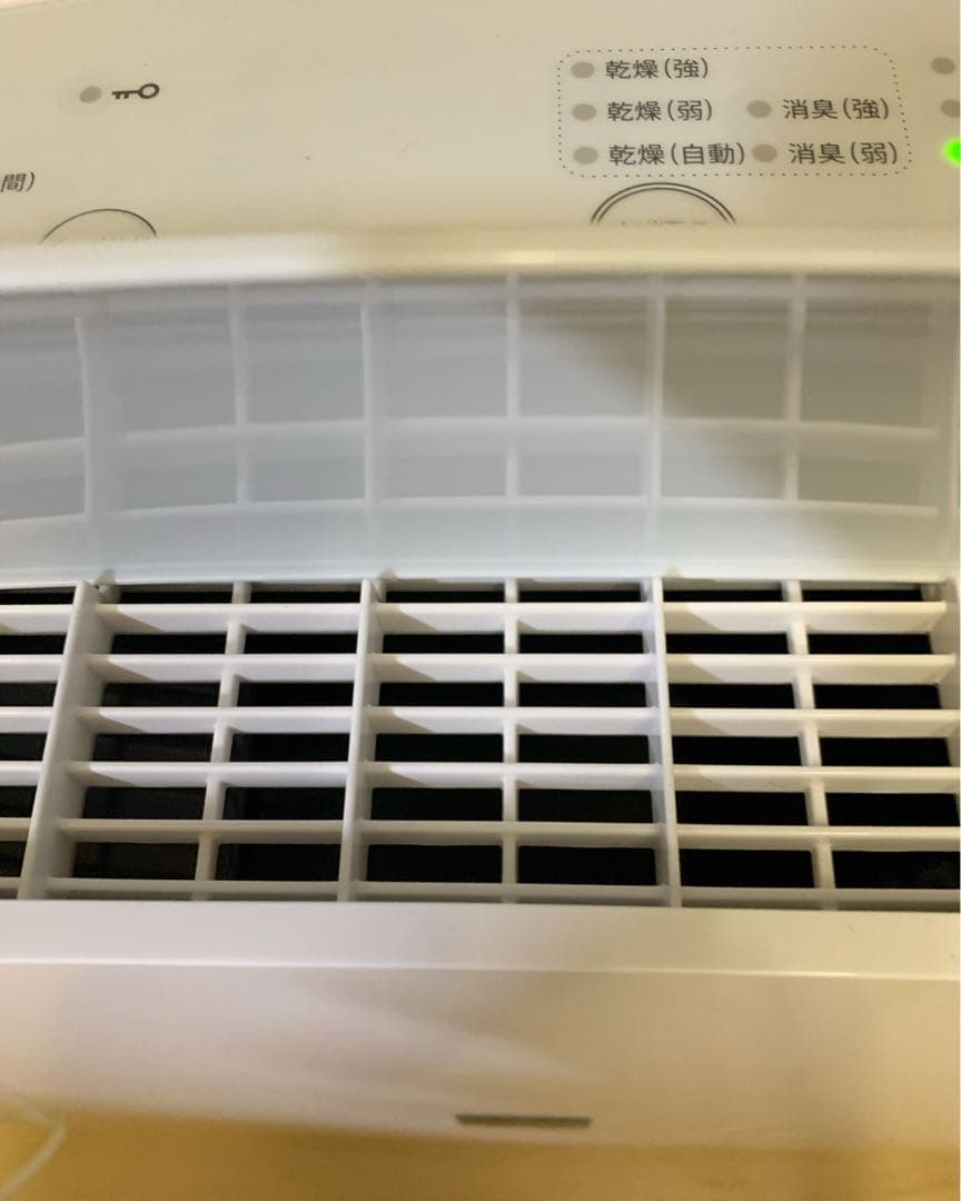 値下げ！【美品】シャープ　衣類乾燥除湿機　CV-P71-W