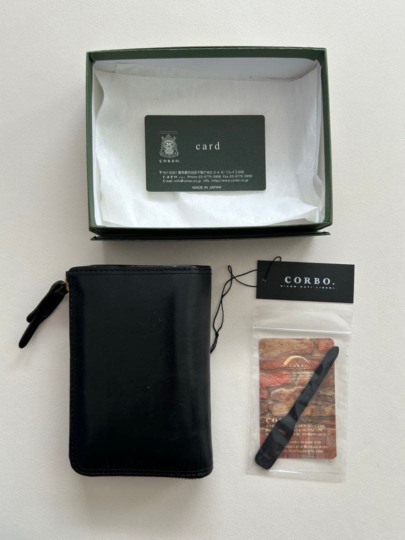 CORBOコルボ レザー 二つ折り財布 黒 チャック付き