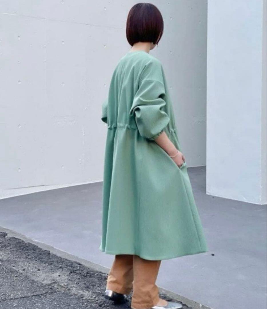 ビアズリー BEARDSLEY バルーン袖コート セミロング キルト緑 未使用級