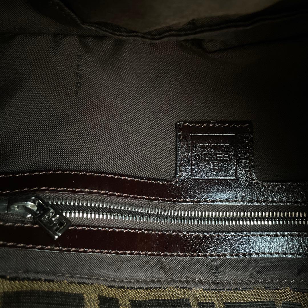 希少ロゴキャンバスショルダーバッグ　FENDIフェンデズッカ柄マンマバケット