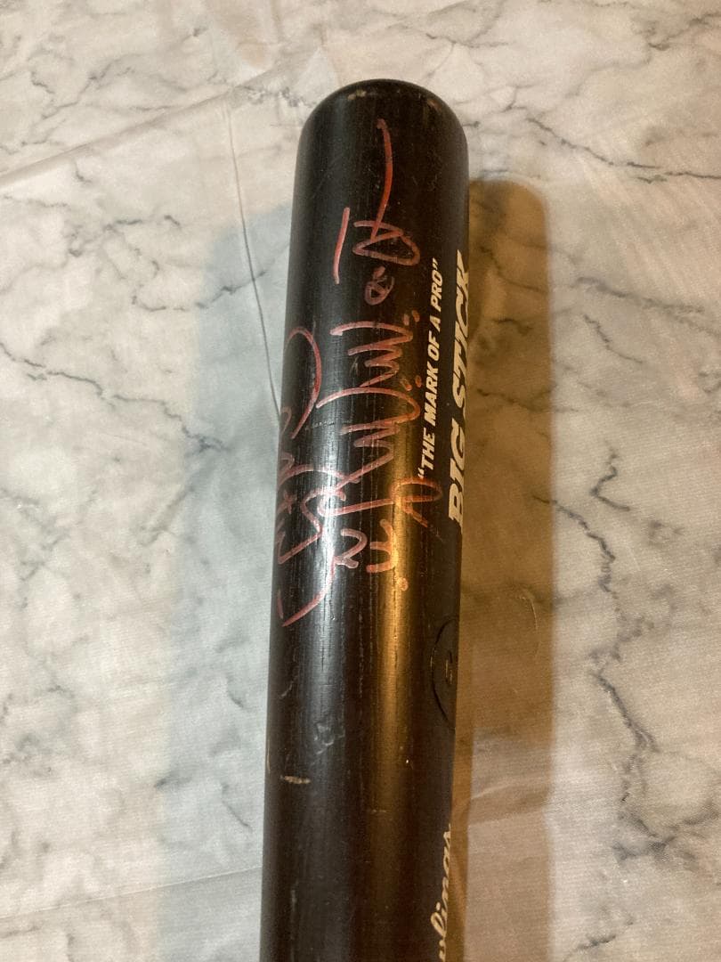 川又米利 実使用バット 直筆サイン入り