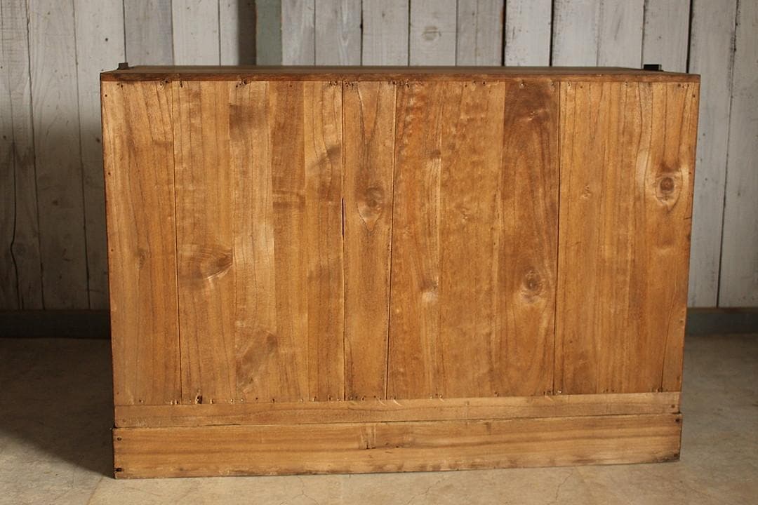 古く味のある木製の引き出し2段　チェスト　桐箪笥　タンス　古家具　古民家