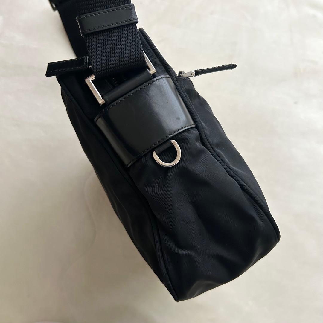 PRADA プラダ ショルダーバッグ 斜めがけ テスート 三角ロゴ 黒