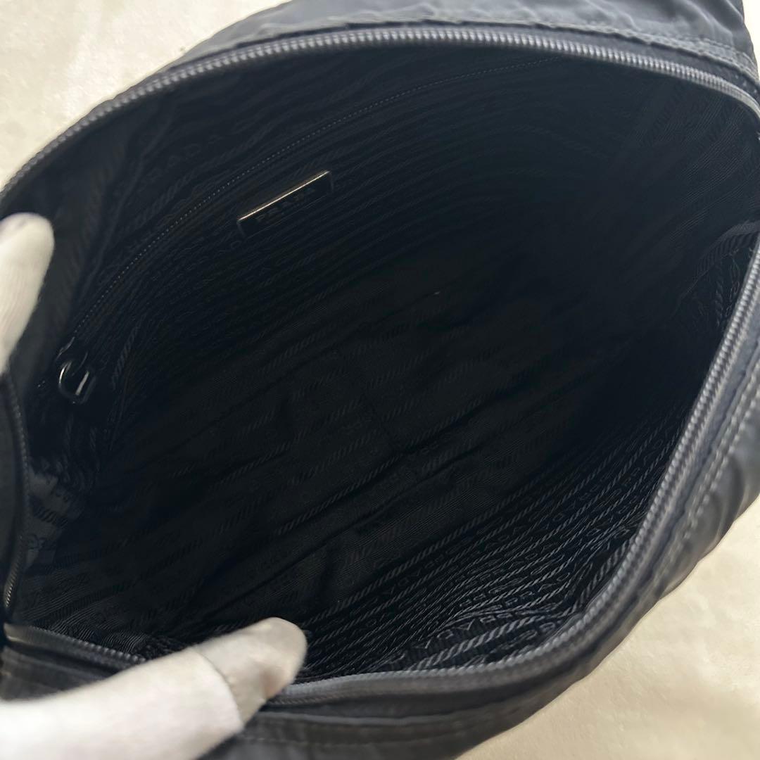PRADA プラダ ショルダーバッグ 斜めがけ テスート 三角ロゴ 黒