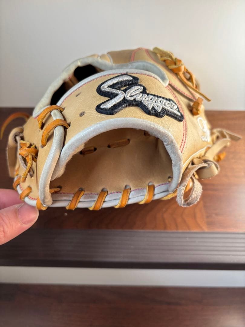 『とし』。スラッガー　軟式野球オーダーグローブ