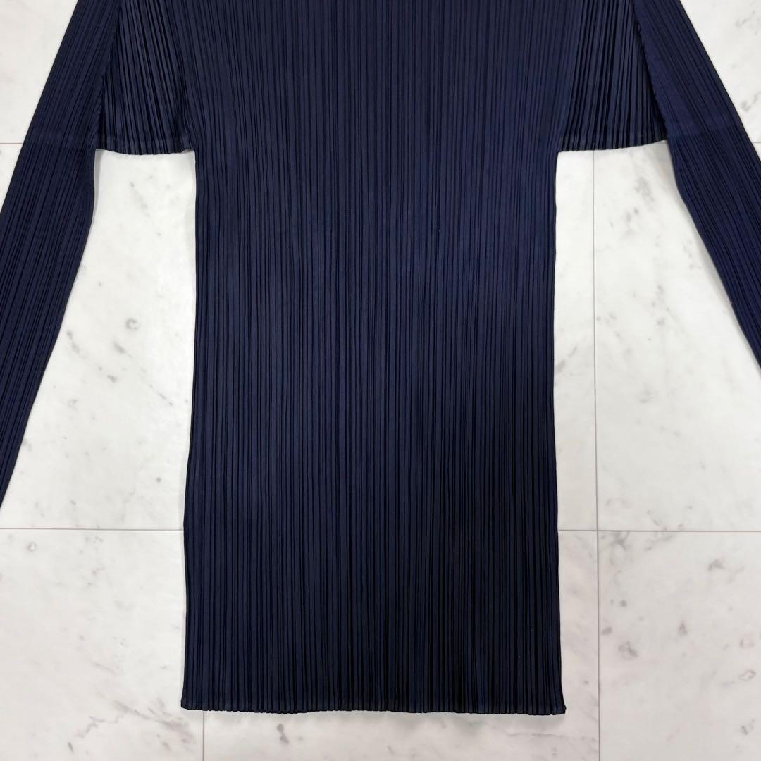 美品✨プリーツプリーズ　イッセイミヤケ　プリーツハイネックプルオーバー　ネイビー