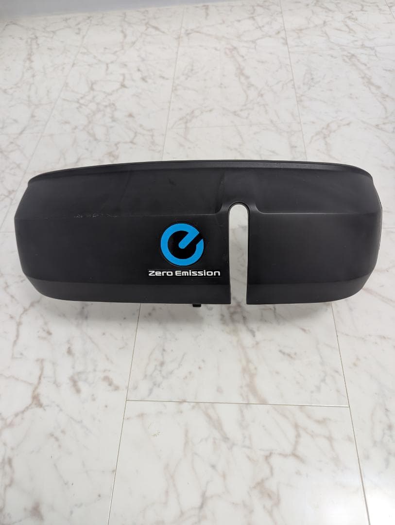 ニッサンリーフ ze1 Zero Emission 充電ポートカバー