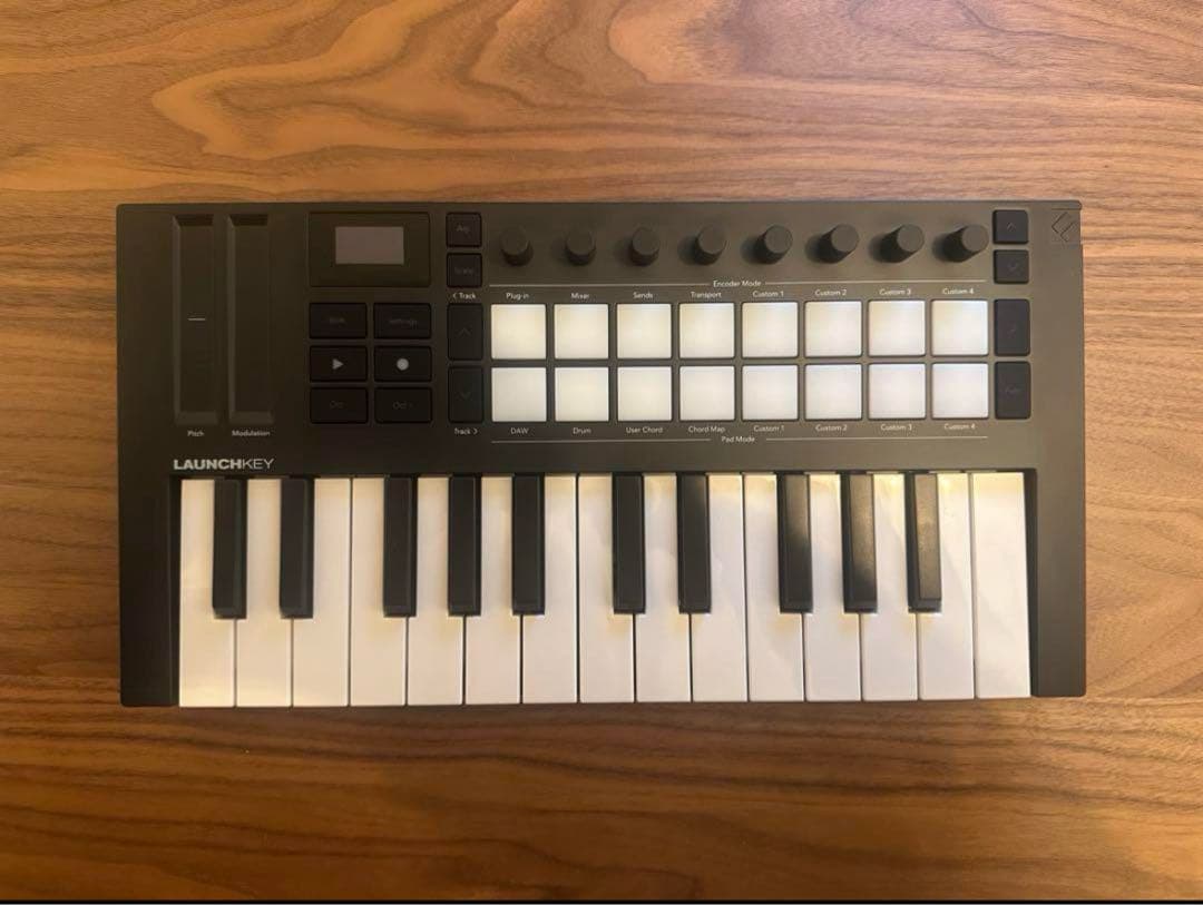 Novation Launchkey Mini 25 MK4 MIDIキーボード