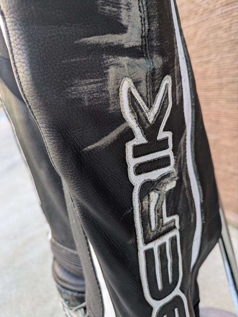 なべライダー様BERIK 2.0 ブラック/ホワイト革ツナギ