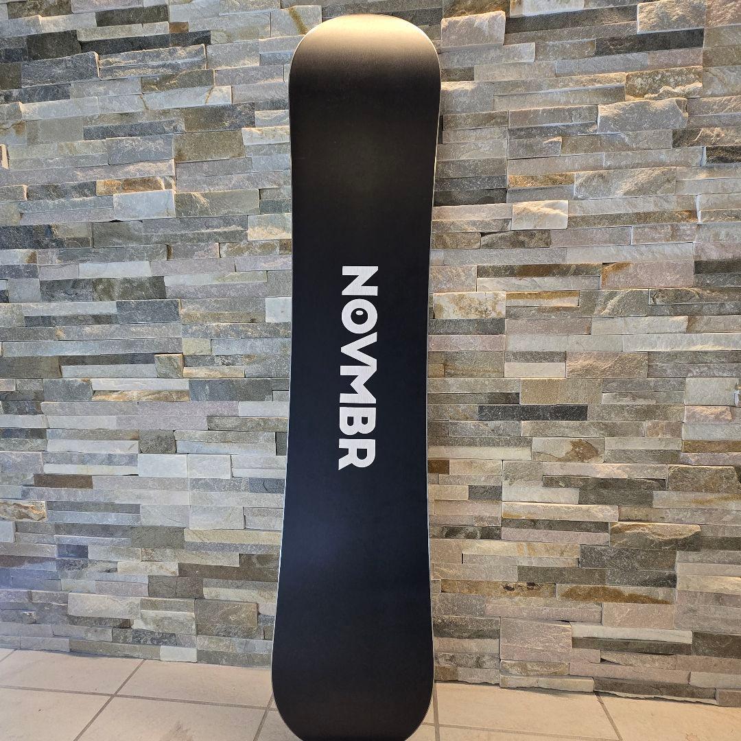 未使用　NOVEMBER MONSTER KIDS スノーボード 125cm