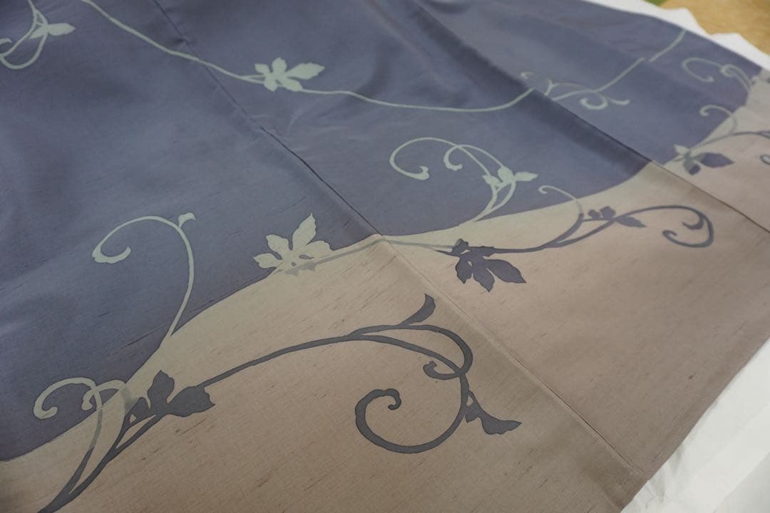 断*す様 ろうけつ染め付下げ（単衣仕立て）