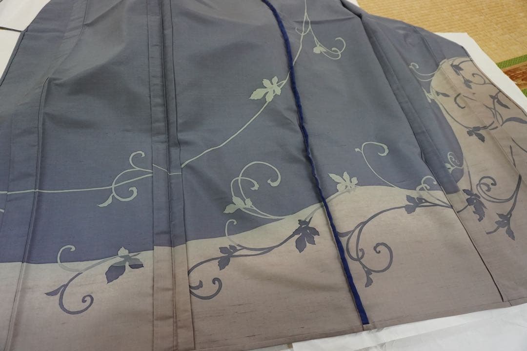 断*す様 ろうけつ染め付下げ（単衣仕立て）