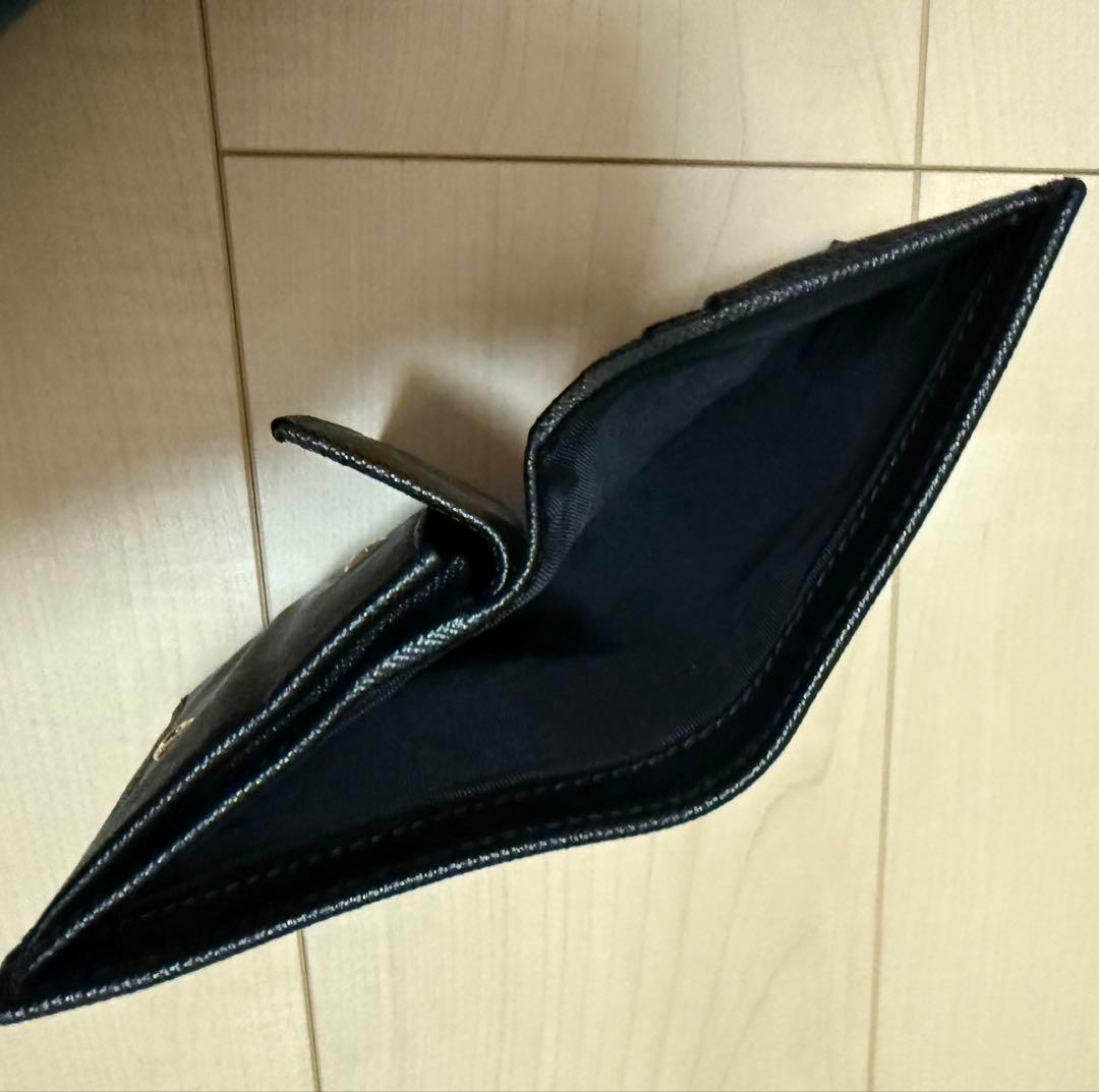 PRADA 二つ折り財布