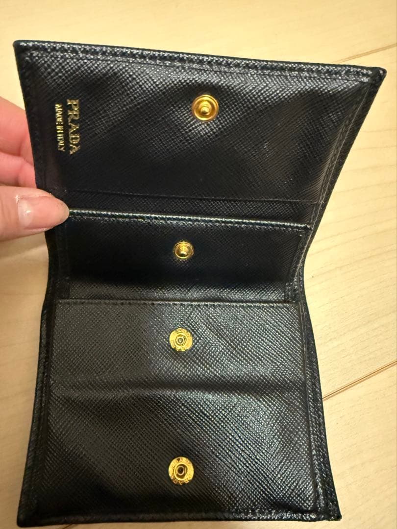 PRADA 二つ折り財布