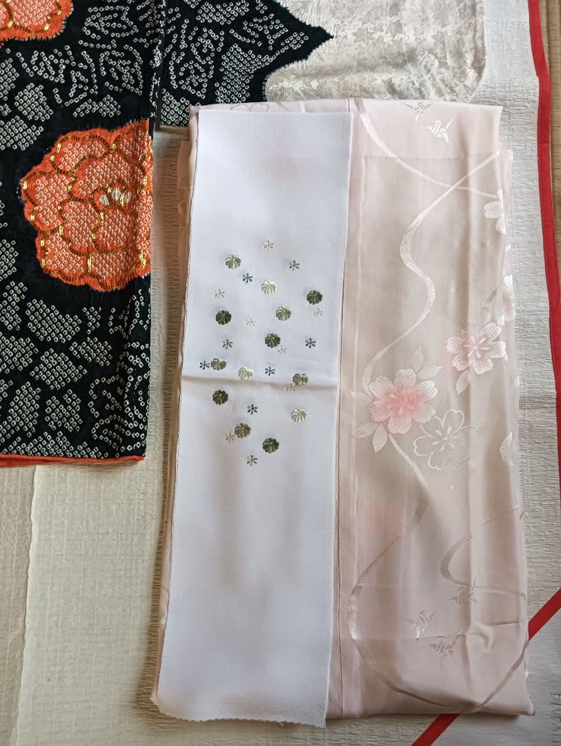 振袖フルセット　古典的な絞り　黒　朱　金駒刺繍　164/66.5