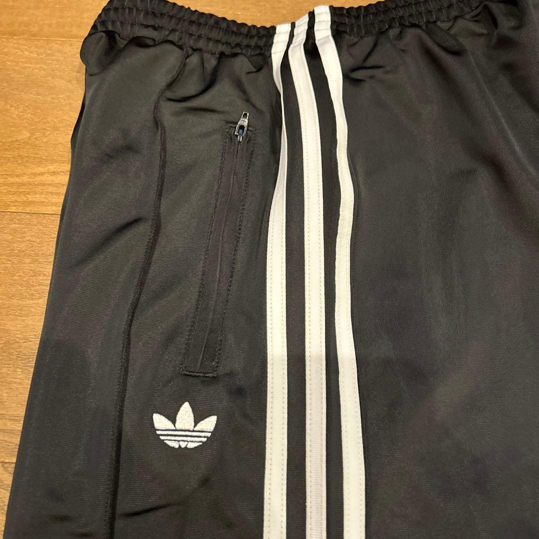 新品 アディダス adidas レディース・ルーズトラックパンツ L 黒