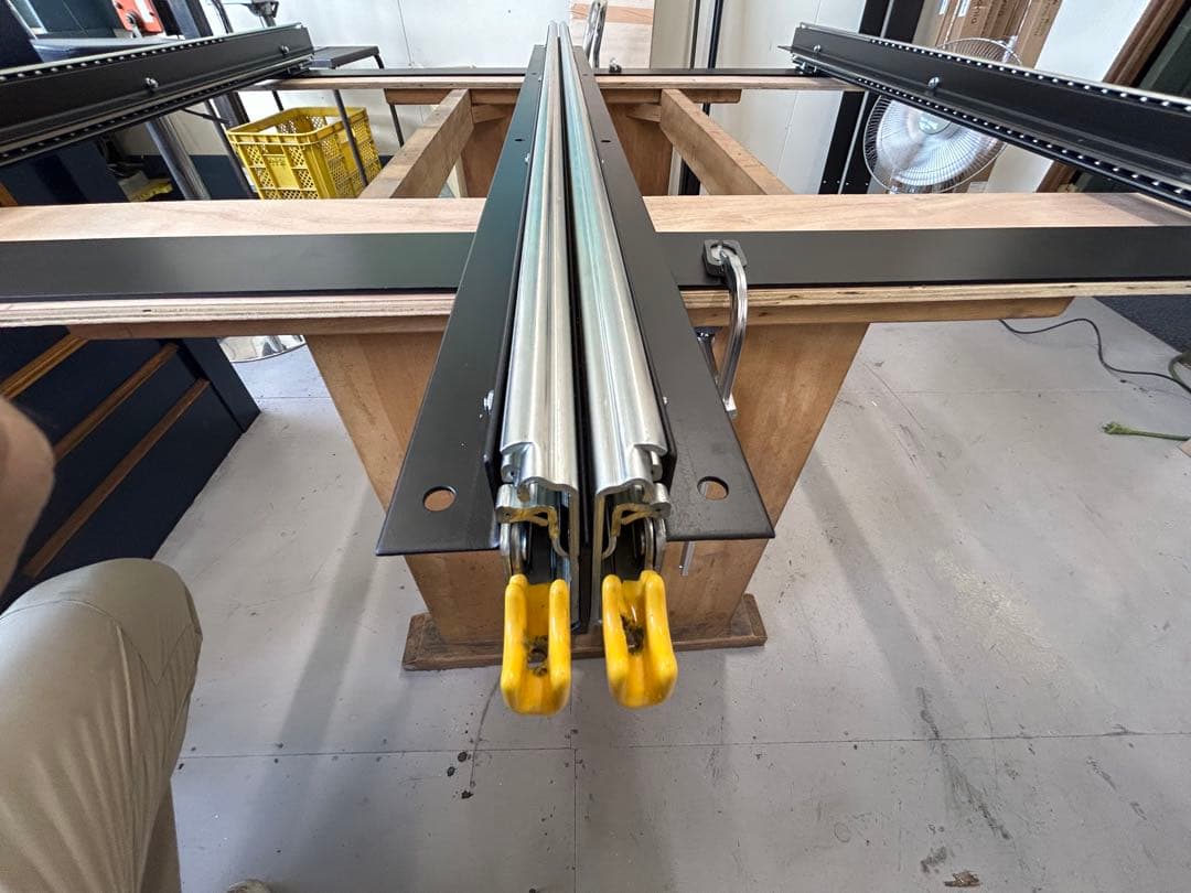 tecNozの打ち合わせページ　ワイド、ダブルフロア引手ポール付き 板無し