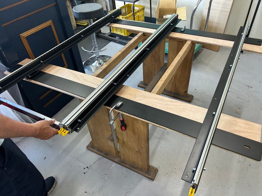 tecNozの打ち合わせページ　ワイド、ダブルフロア引手ポール付き 板無し