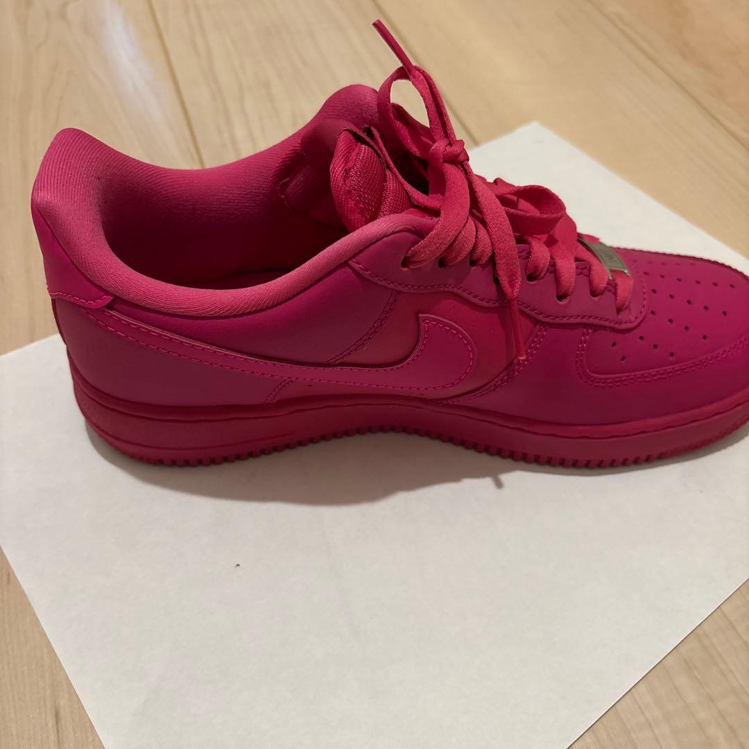 Nike Air Force 1 07 ファイアベリー 26.0