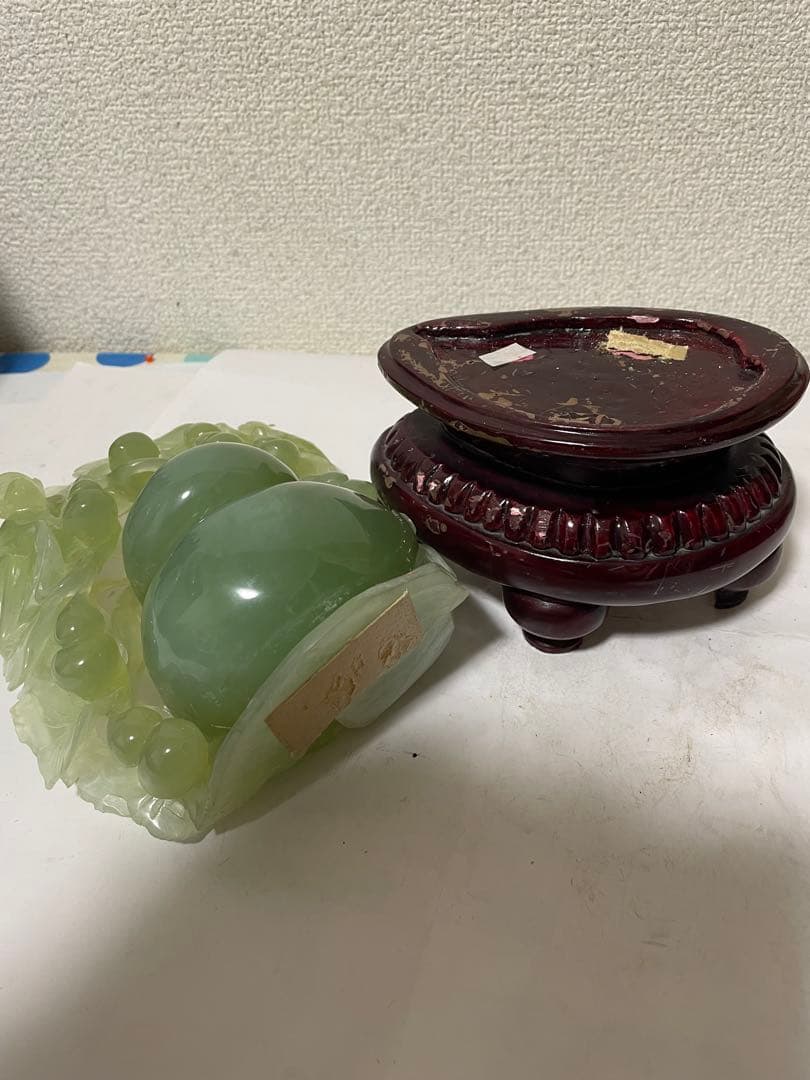 DCM 株式会社　天然石　綠石彫刻瓢箪　置物彫刻 木製台座付き