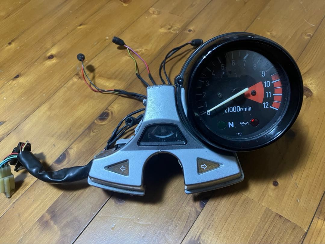 ゼファー1100 タコメーター 燃料計 部品取り 補修用