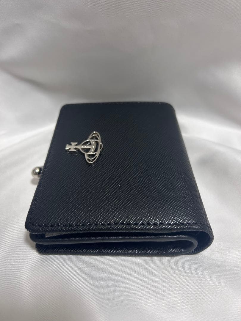 Vivienne Westwood黒の二つ折り財布 シルバー