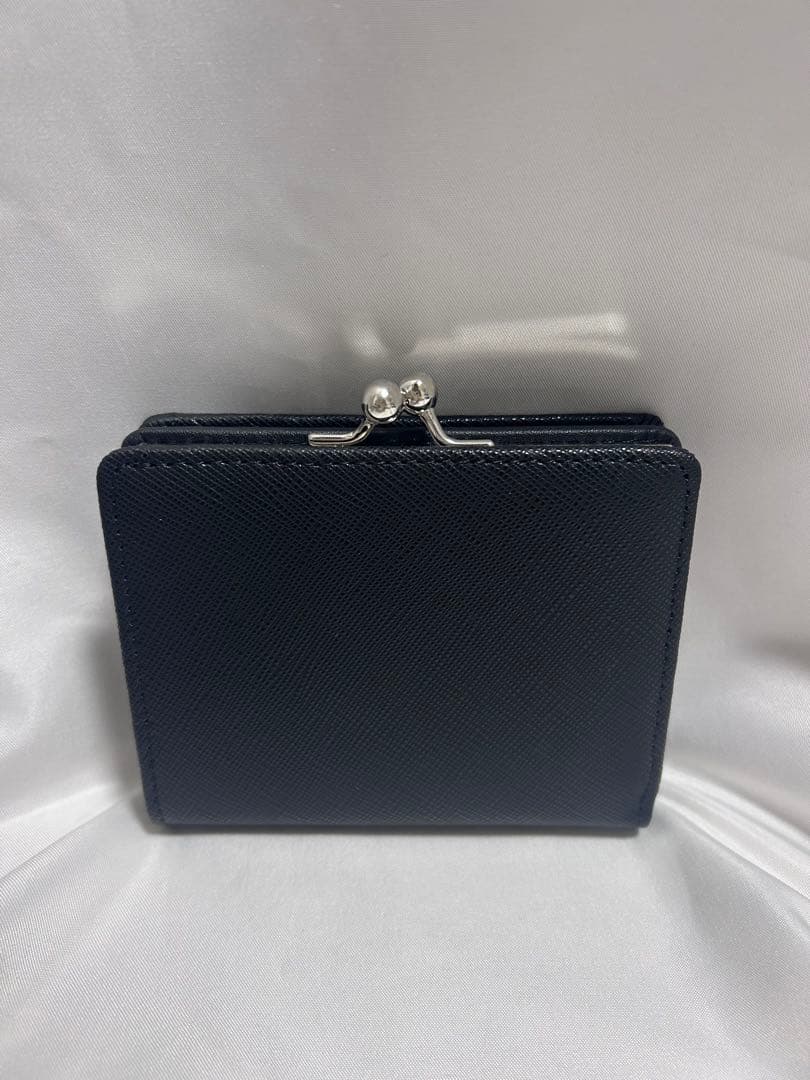 Vivienne Westwood黒の二つ折り財布 シルバー