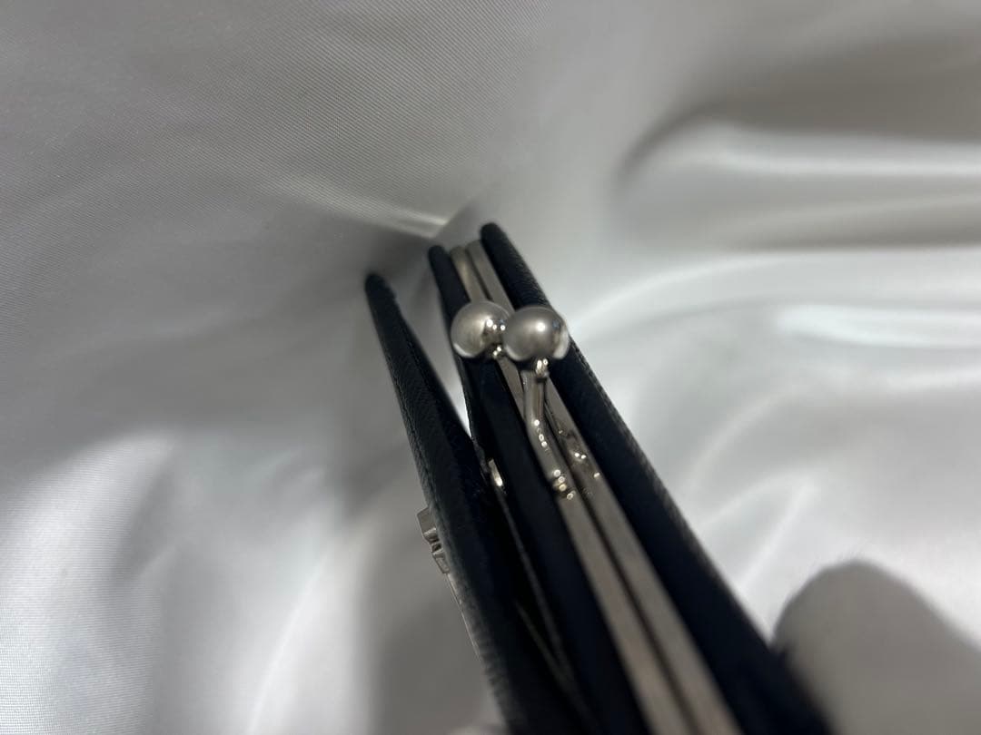 Vivienne Westwood黒の二つ折り財布 シルバー