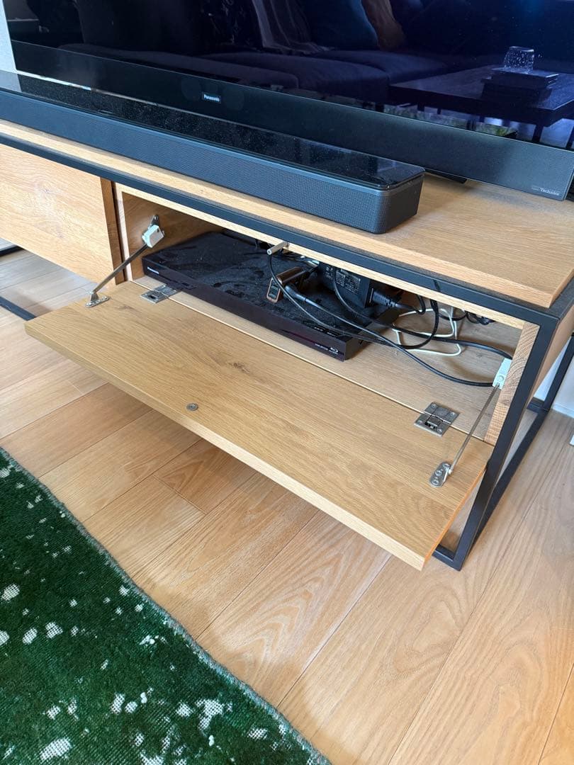 Ethnicraft Monolit TVボード オーク × ブラックスチール