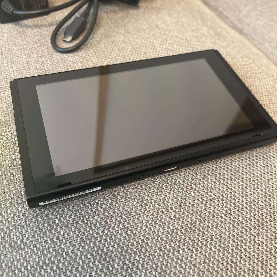 Nintendo Switch 本体　携帯ケース+フィルム付　美品